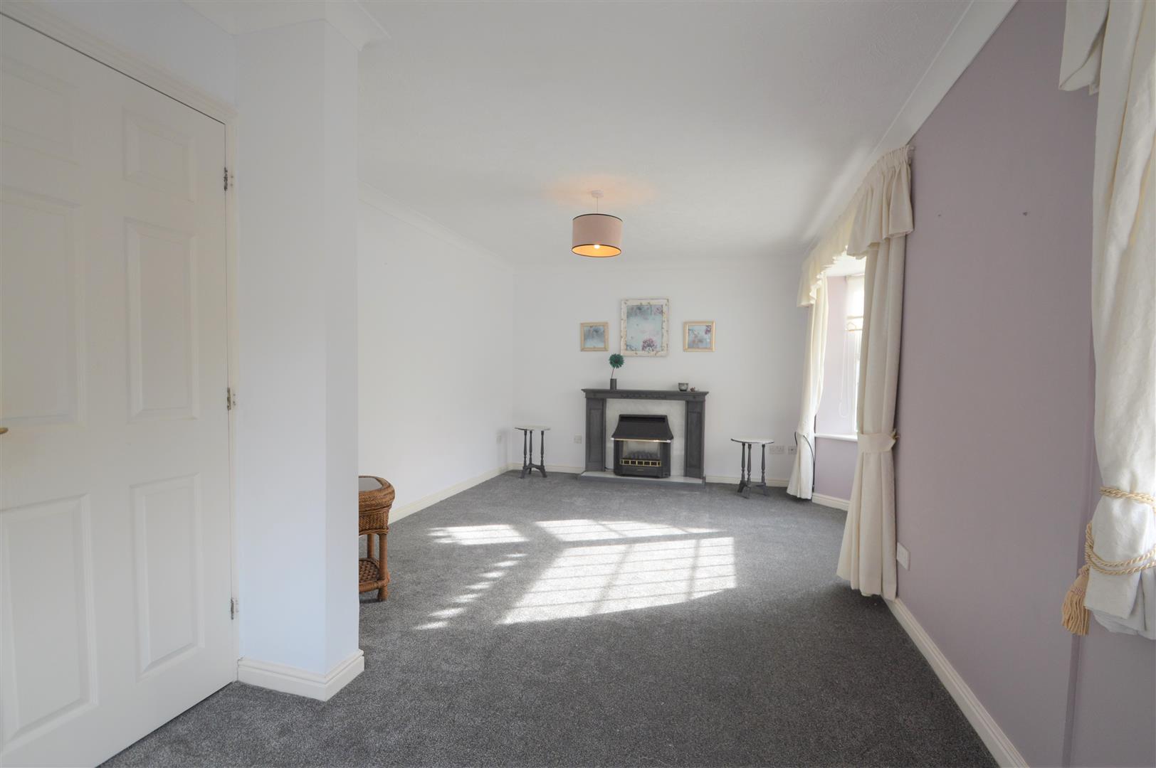 2 Walnut Close, Miskin , CF72 8RZ
